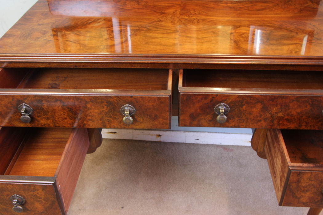 11281r9 Antique Burr Walnut Dressing Table, Antique Queen Anne Style Burr Walnut Triple Mirror Dressing Table