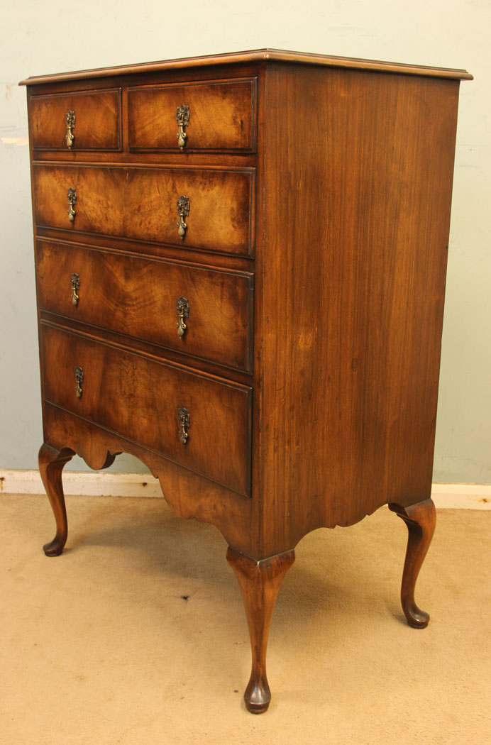 11282r3 Antique Burr Walnut Chest of Drawers. Antique Burr Walnut Queen Anne Style Chest of Drawers
