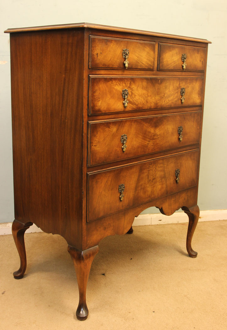 11282r4 Antique Burr Walnut Chest of Drawers. Antique Burr Walnut Queen Anne Style Chest of Drawers
