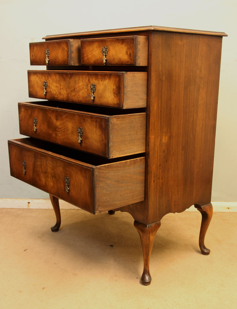 11282r6 Antique Burr Walnut Chest of Drawers. Antique Burr Walnut Queen Anne Style Chest of Drawers