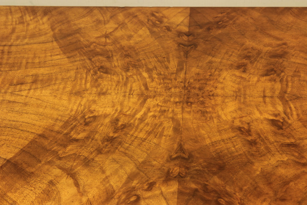 11282r8 Antique Burr Walnut Chest of Drawers. Antique Burr Walnut Queen Anne Style Chest of Drawers