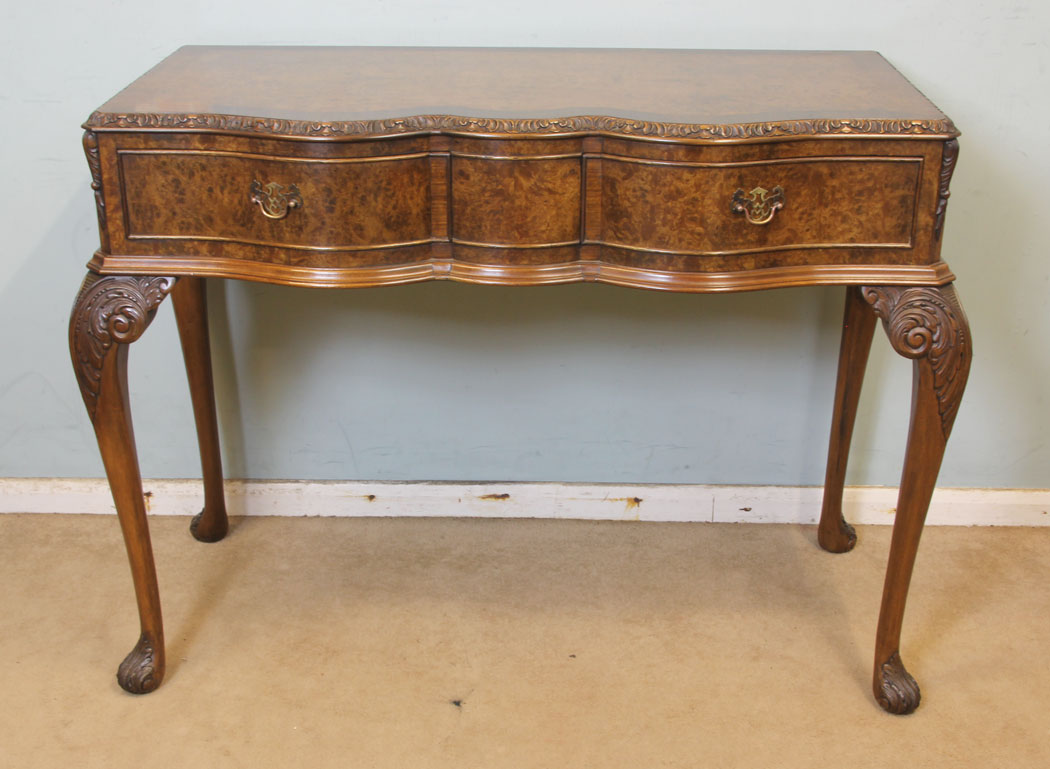 11285r1 Antique Burr Walnut Side Table, Serpentine Front Burr Walnut Side Table