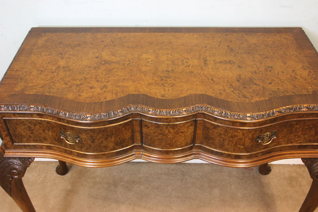 11285r12 Antique Burr Walnut Side Table, Serpentine Front Burr Walnut Side Table