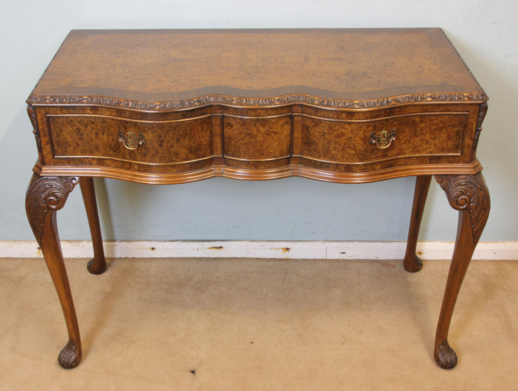 11285r2 Antique Burr Walnut Side Table, Serpentine Front Burr Walnut Side Table