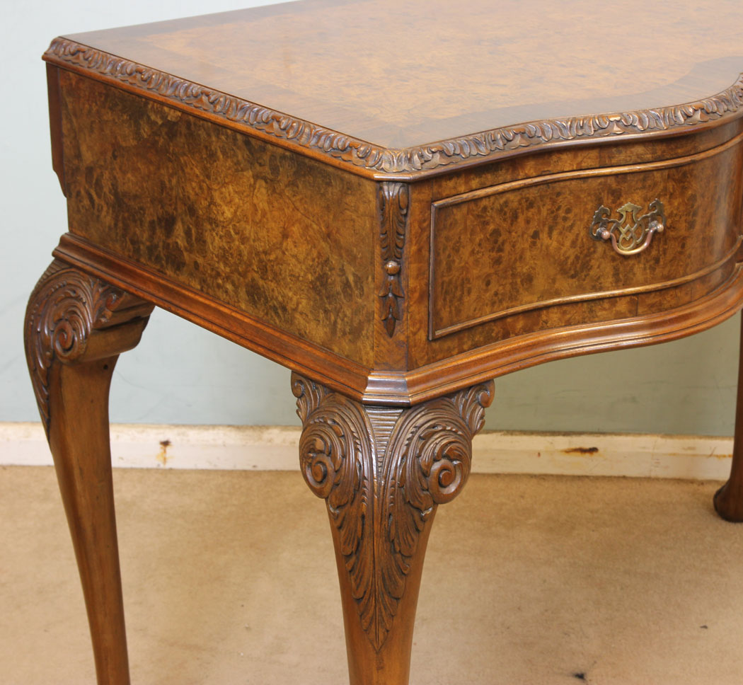 11285r4 Antique Burr Walnut Side Table, Serpentine Front Burr Walnut Side Table