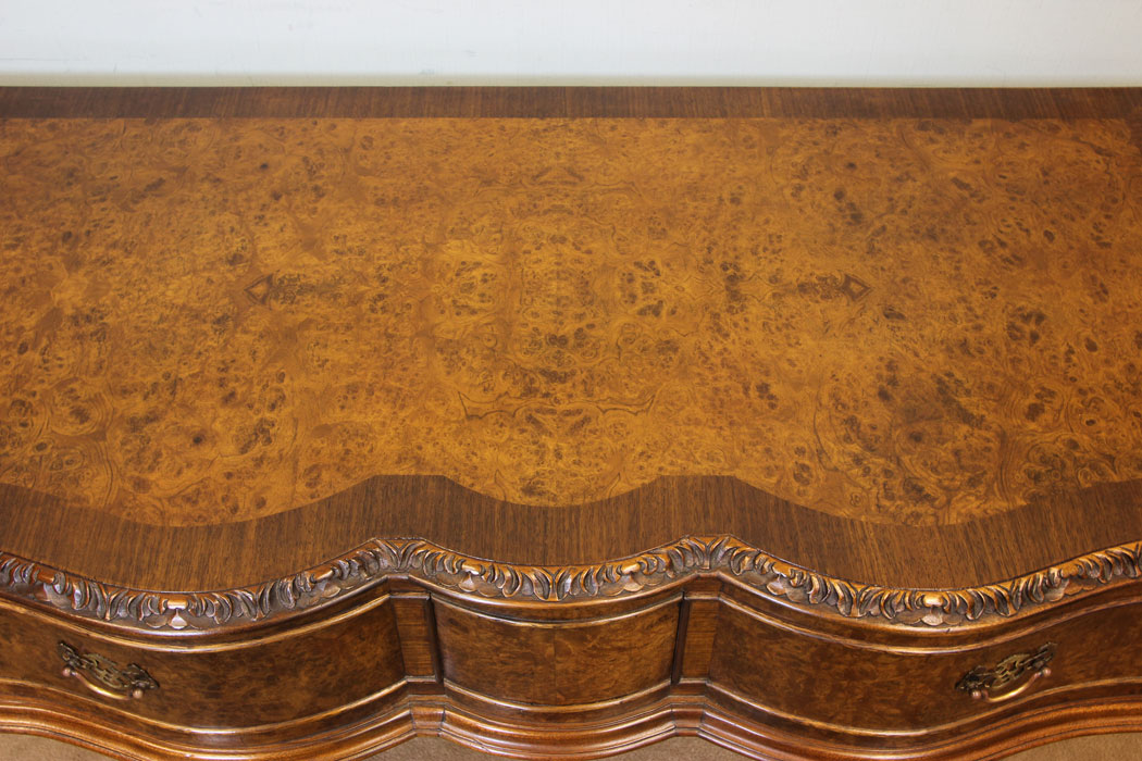 11285r7 Antique Burr Walnut Side Table, Serpentine Front Burr Walnut Side Table