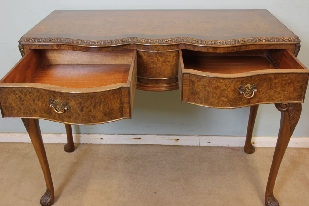 11285r8 Antique Burr Walnut Side Table, Serpentine Front Burr Walnut Side Table