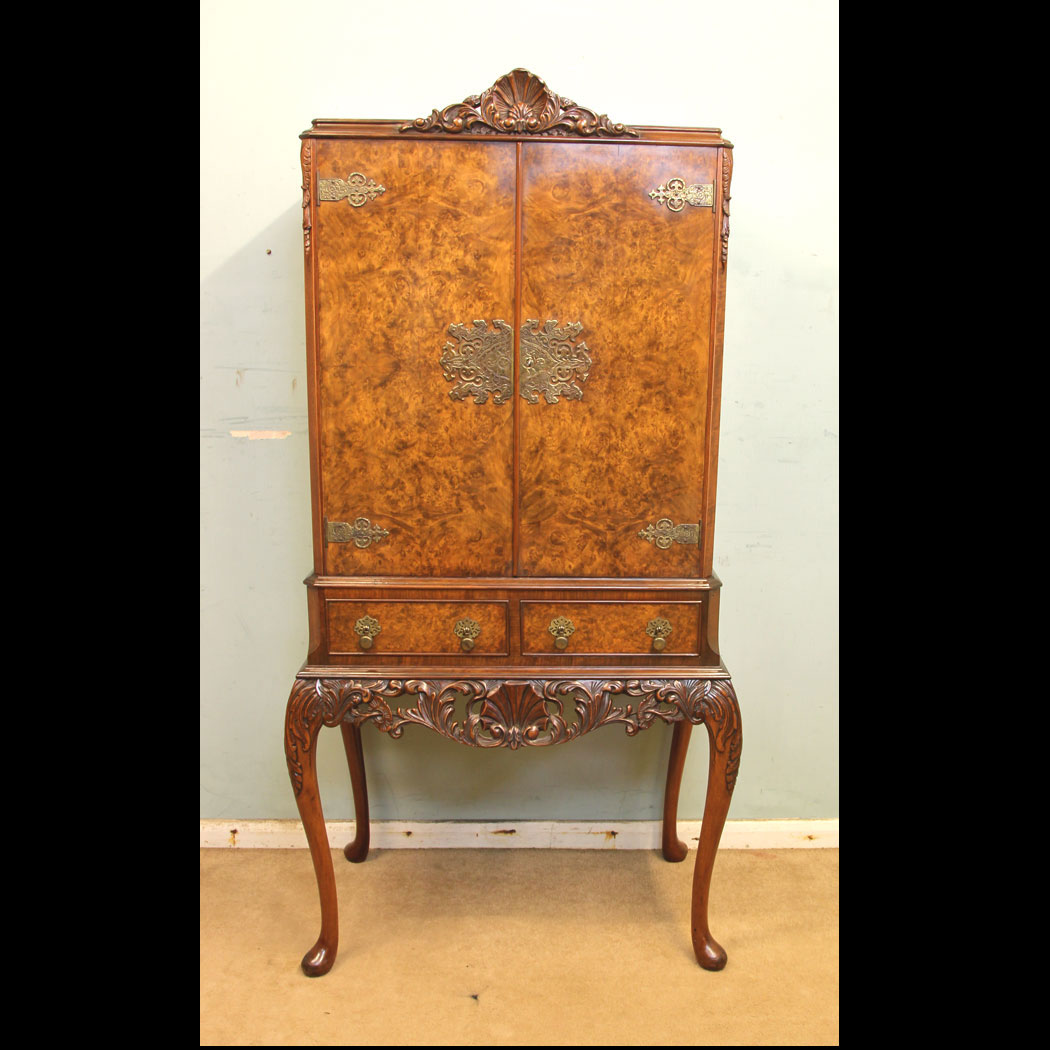 11296r01 Antique Vintage Burr Walnut Cocktail Drinks Cabinet, Antique Burr Walnut Cocktail Drinks Cabinet