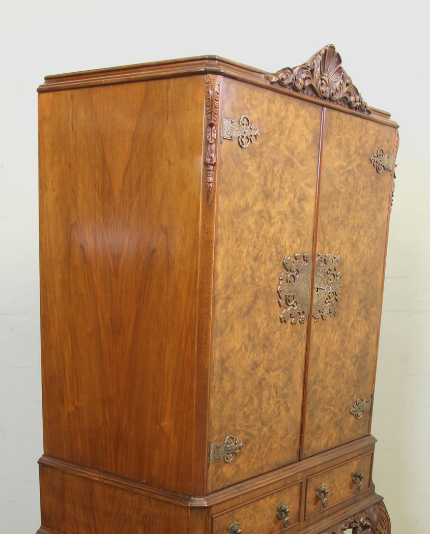 11296r7 Antique Vintage Burr Walnut Cocktail Drinks Cabinet, Antique Burr Walnut Cocktail Drinks Cabinet