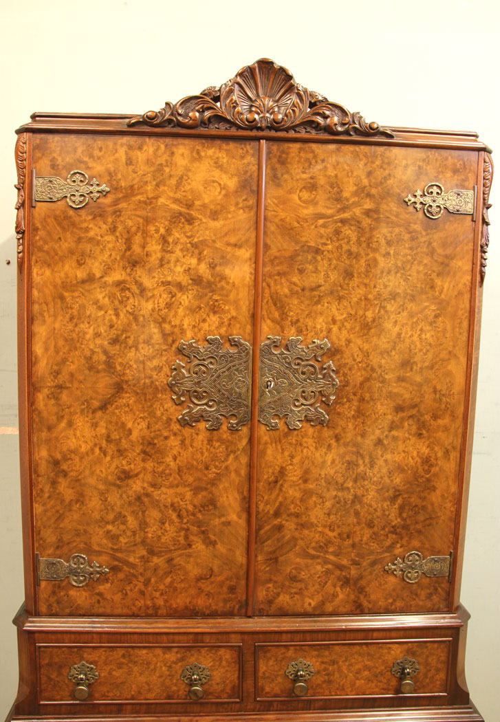 11296r9 Antique Vintage Burr Walnut Cocktail Drinks Cabinet, Antique Burr Walnut Cocktail Drinks Cabinet