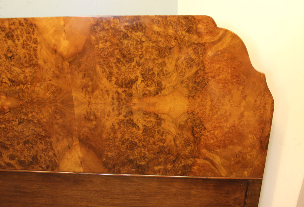 11302r4 Quality Burr Walnut Double Bed Antique Quality Burr Walnut Double Bed