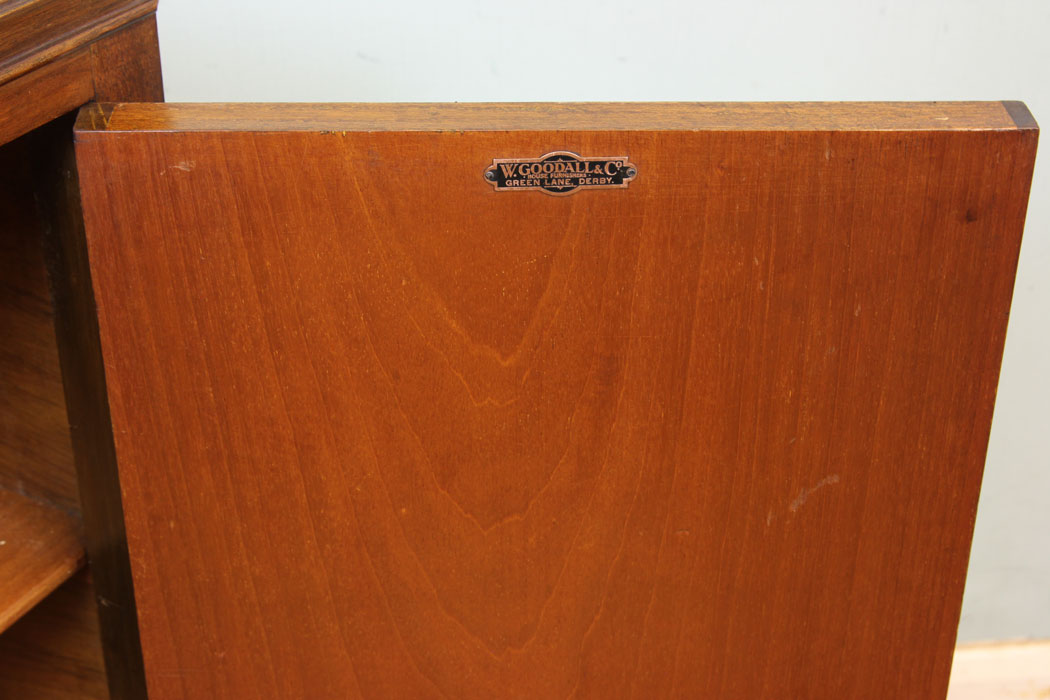 11308r8 Antique Burr Walnut Bedside Cabinet, Antique Figured Walnut Bedside Cabinet
