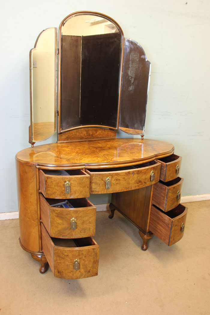 11310r10 Antique Burr Walnut Dressing Table, Burr Walnut Triple Mirror Shaped Dressing Table