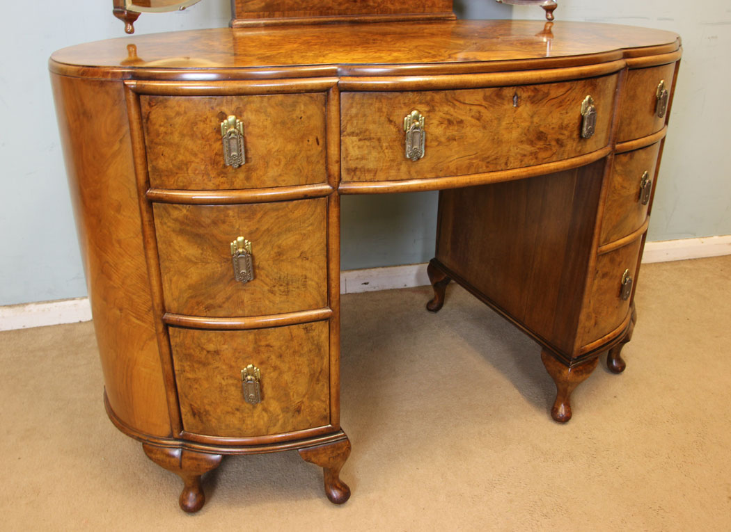 11310r3 Antique Burr Walnut Dressing Table, Burr Walnut Triple Mirror Shaped Dressing Table