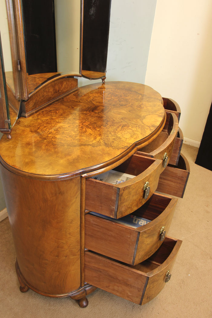11310r9 Antique Burr Walnut Dressing Table, Burr Walnut Triple Mirror Shaped Dressing Table