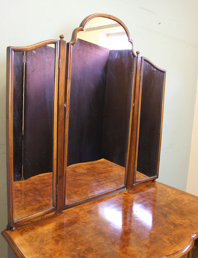 11316r6 Antique Walnut Dressing Table, Antique Burr Walnut Triple Mirror Dressing Table