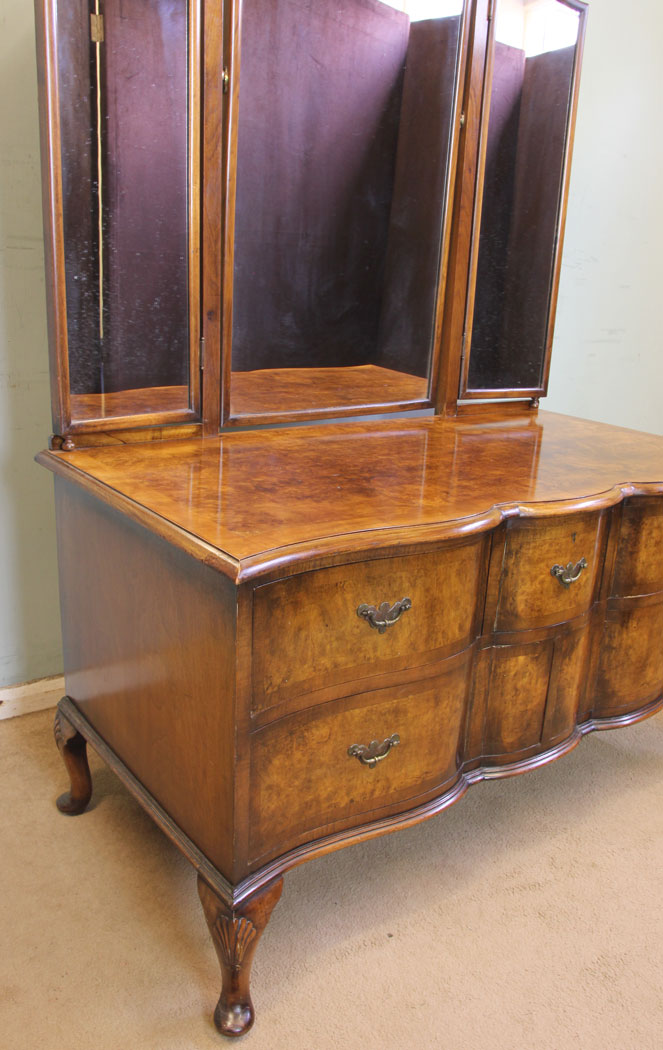 11316r7 Antique Walnut Dressing Table, Antique Burr Walnut Triple Mirror Dressing Table