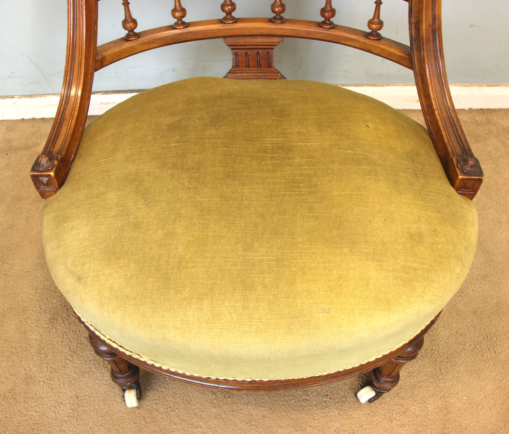 11323r5 Antique Victorian Walnut Chair, Antique Victorian Walnut Nursing Chair.