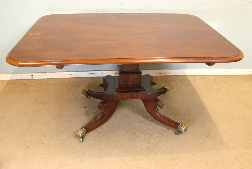 11326r2 Antique 19th Century Mahogany Breakfast Dining Table, Antique Quality 19th Century Mahogany Pedestal Breakfast Dining Table