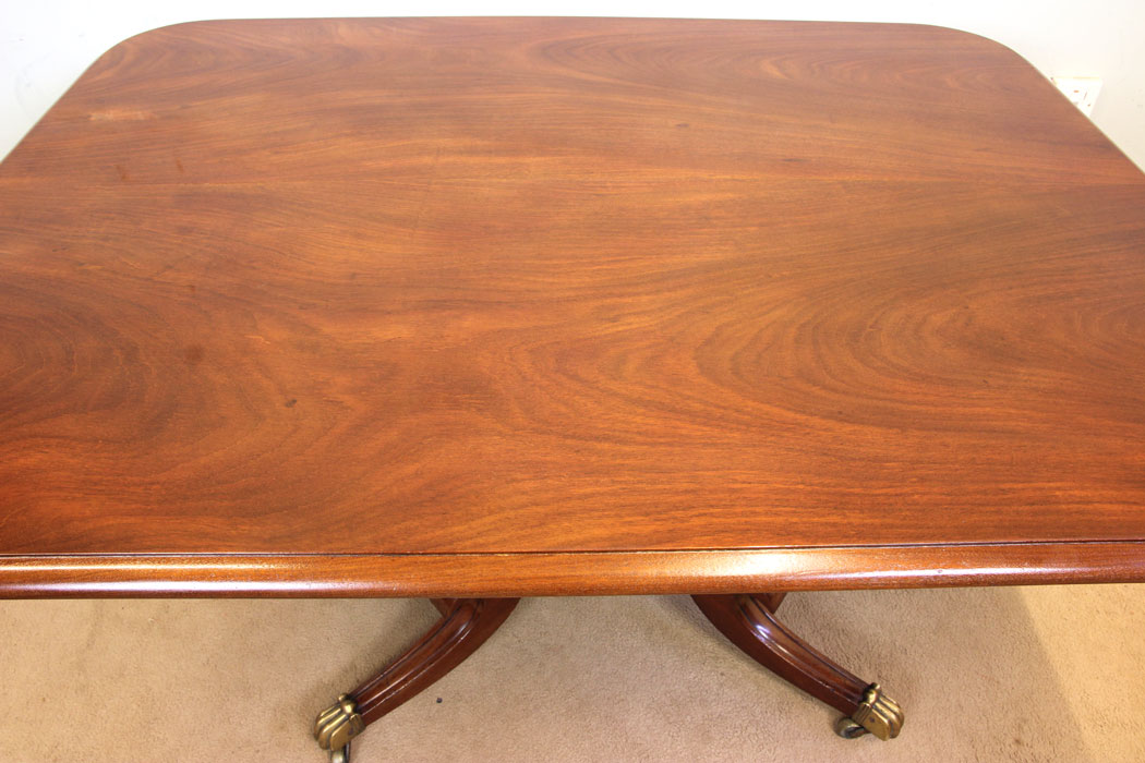 11326r8 Antique 19th Century Mahogany Breakfast Dining Table, Antique Quality 19th Century Mahogany Pedestal Breakfast Dining Table