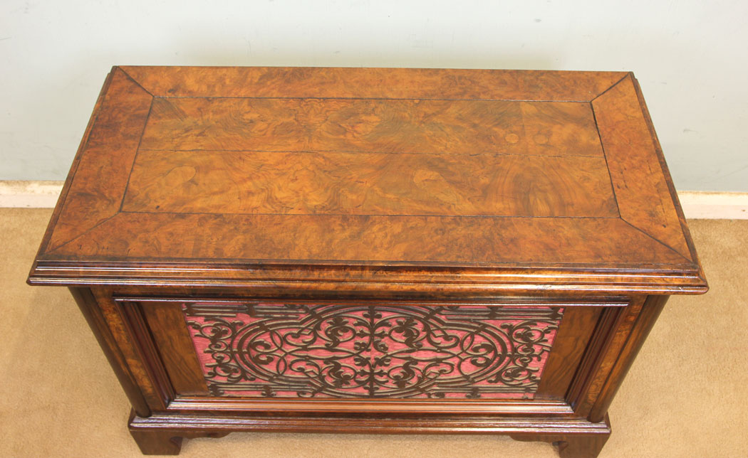 11331r7 Antique Burr Walnut Storage Box, Burr Walnut Storage Chest