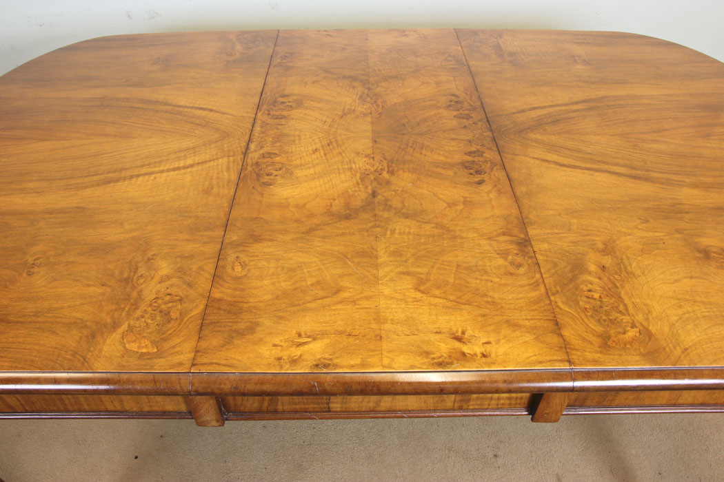 11340r12 Antique Figured Walnut Extending Dining Table, Antique Figured Walnut Queen Anne Style Extending Dining Table.