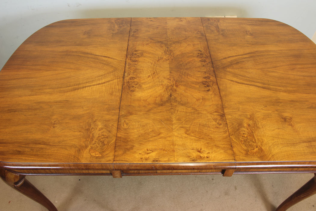 11340r4 Antique Figured Walnut Extending Dining Table, Antique Figured Walnut Queen Anne Style Extending Dining Table.