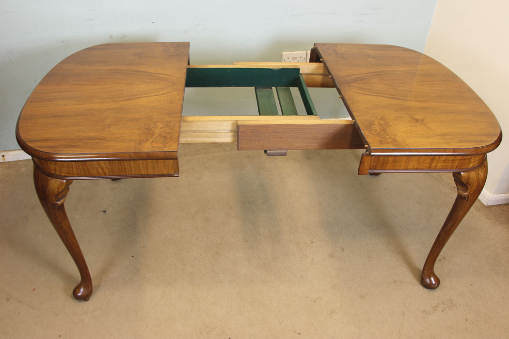 11340r8 Antique Figured Walnut Extending Dining Table, Antique Figured Walnut Queen Anne Style Extending Dining Table.