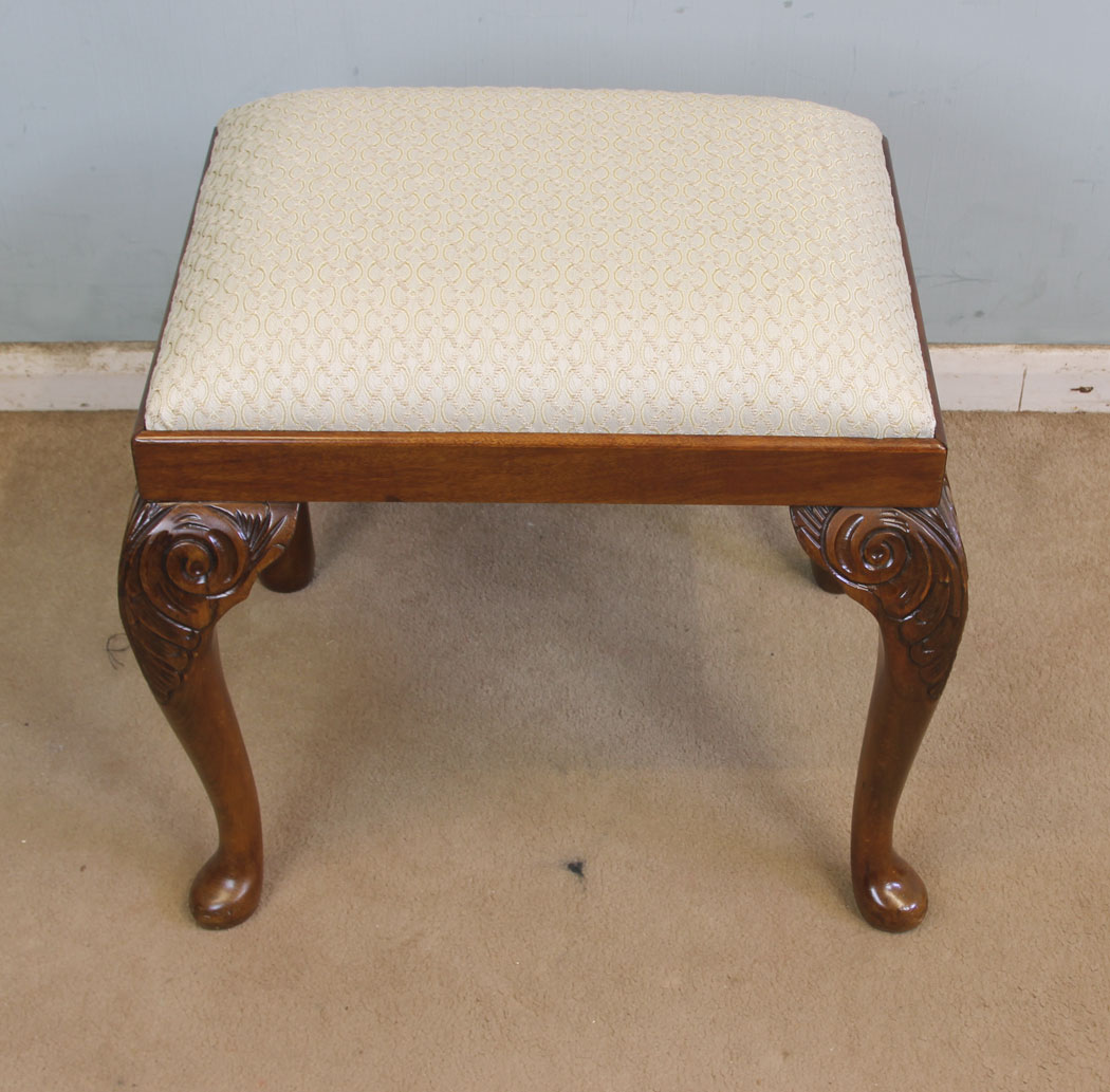 11354r5 Antique Walnut Dressing Table Stool, Queen Anne Style Walnut Dressing Table Stool.