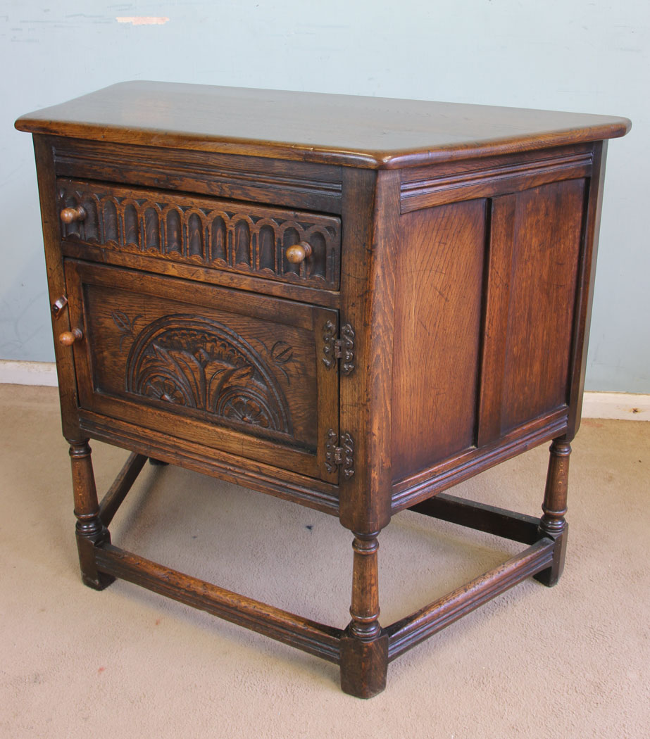 11357r3 Antique Shaped Oak Hall Table Sideboard, Antique Shaped Oak Cupboard / Sideboard