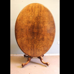 Antique Victorian Burr Walnut Oval Loo Dining Table.
