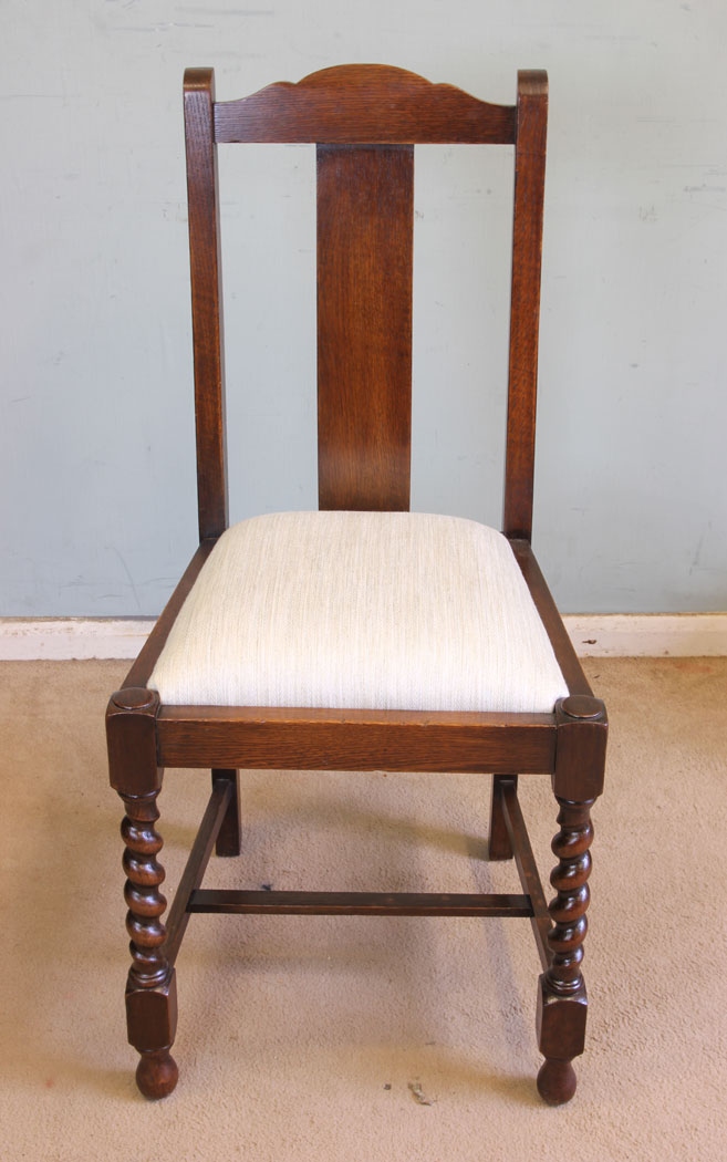 11372r2 Antique Set Of Four Oak Dining Chairs, Antique Set of Four Oak Dining Chairs. This set of four oak dining chairs have a shaped top