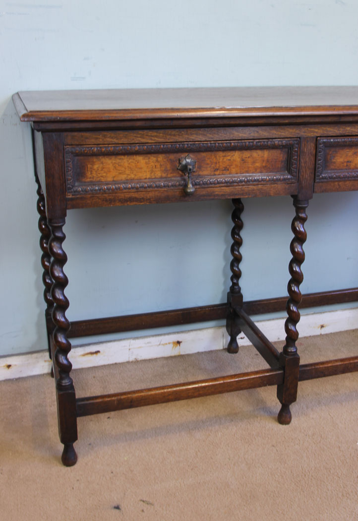 11376r4 Antique 20th century Oak Side Table, Antique Oak Barley Twist Two Drawer Side Table. This oak side table has a solid oak top with moulded edge under having two drawers