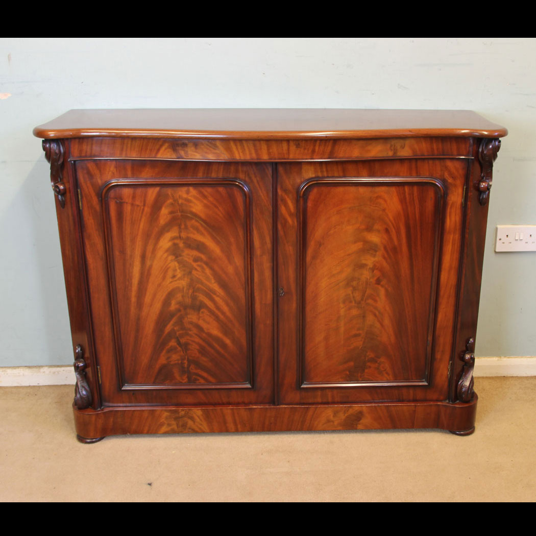 11378r01 Antique Victorian Chiffonier Sideboard, Antique Victorian Mahogany Chiffonier Sideboard. This wonderful Victorian mahogany serpentine front chiffonier sideboard / side cabinet has a lovely shaped top.