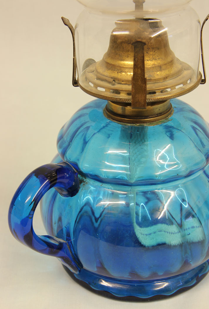 11395r4 Antique Blue Glass Finger Hand Oil Lamp,