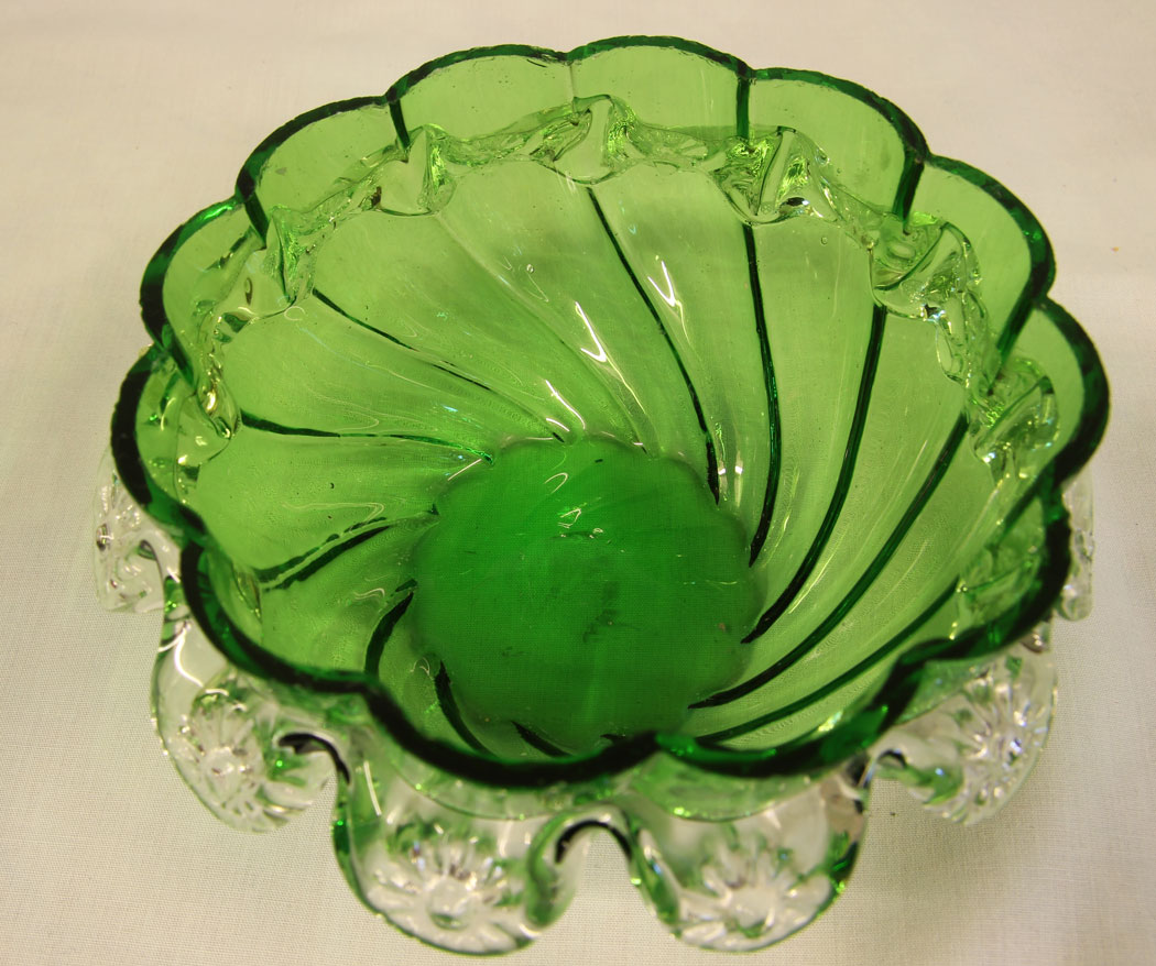 11414r2 Antique Victorian Green Glass Frilled Bowl, Antique Victorian Green Glass Frilled Bowl