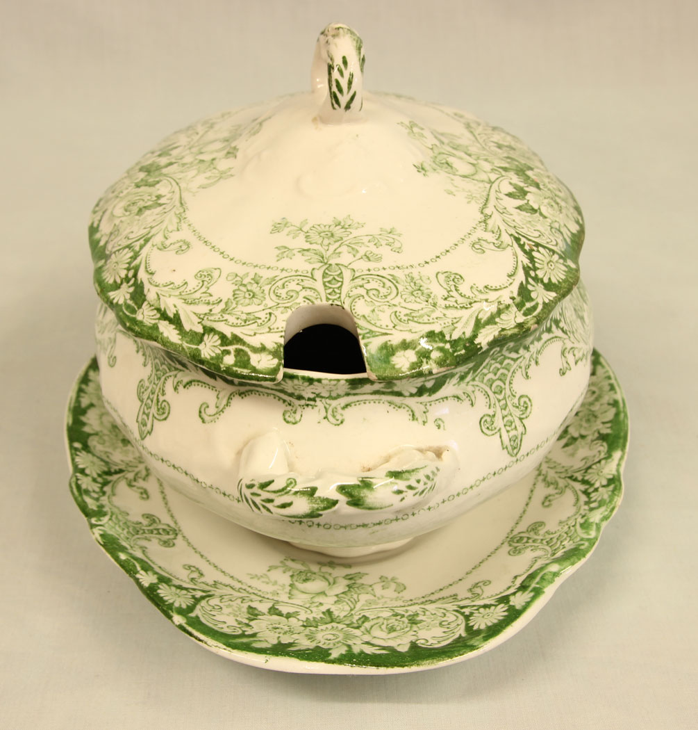 11426r3 Antique Sauce Tureen on Stand, Antique Sauce Tureen on Stand