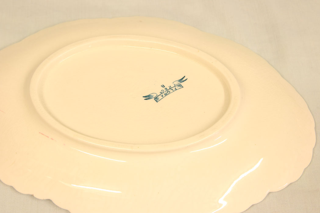 11427r7 Antique Sauce Tureen on Stand with Ladle. Antique Sauce Tureen on Stand with Ladle