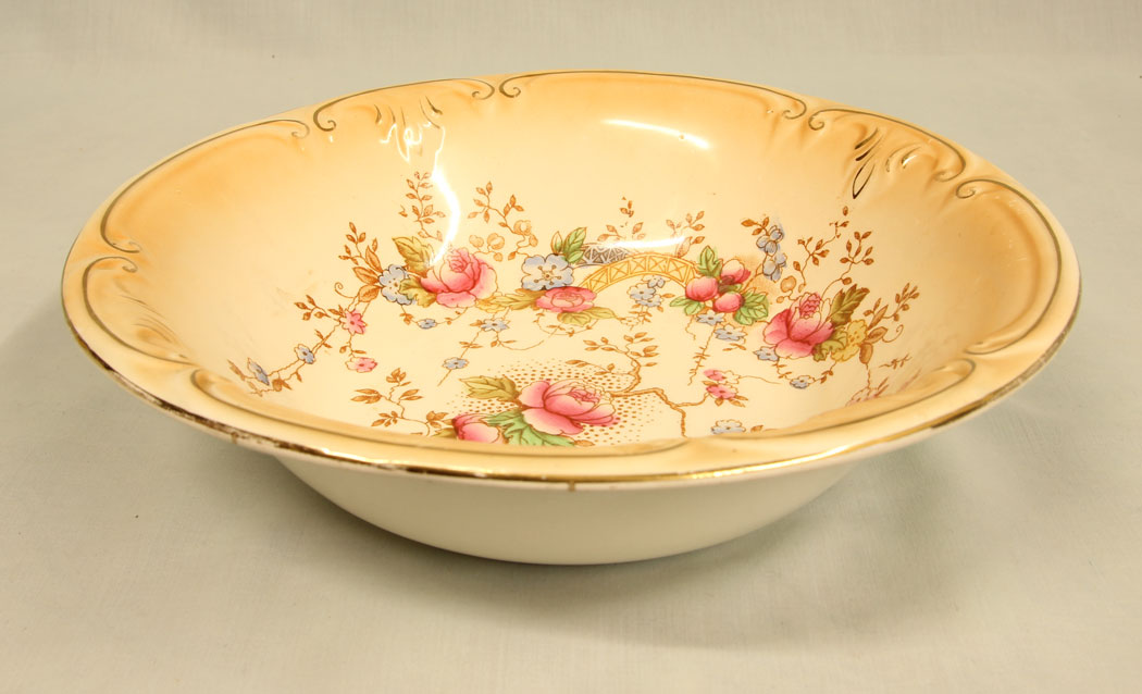 11432r4 Antique Crown Devon Serving Bowl, Antique Crown Devon Serving Bowl