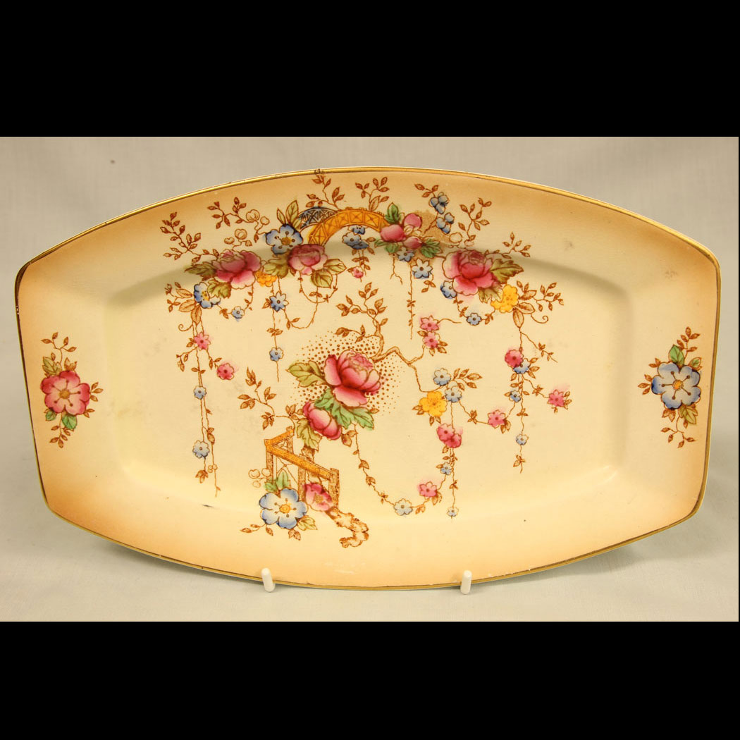 11434r01 Antique Crown Devon Shaped Serving Plate