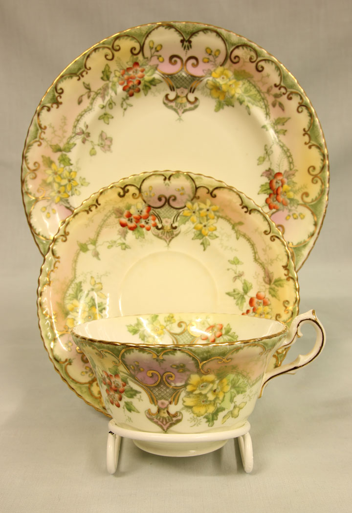 11455r6 Antique 32 Piece China Tea Set. Antique 32 Piece China Tea Set