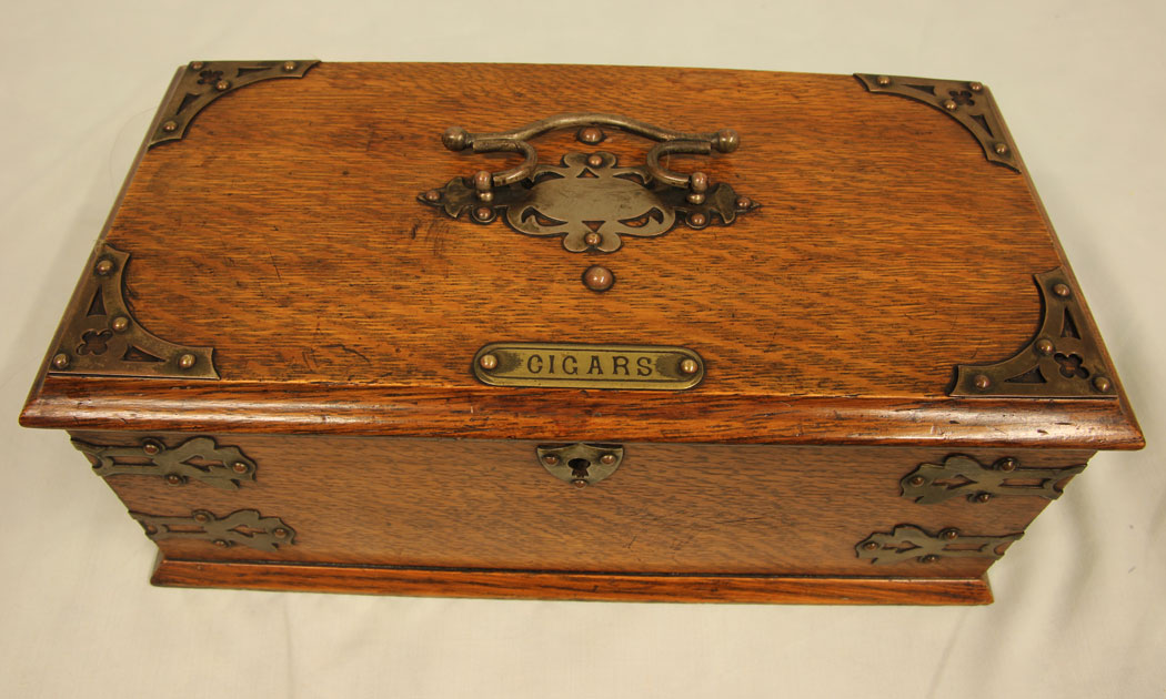 11490r6 Antique Oak Cigar Box. Antique Edwardian Oak Cigar Box