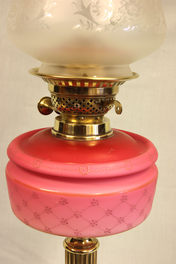 11498r4 Antique Victorian Satin Pink Oil Lamp, Antique Victorian Satin Pink Oil Lamp
