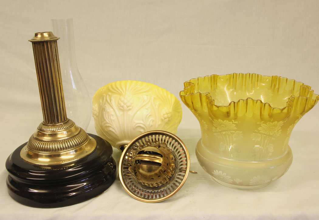 11501r10 Antique Victorian Yellow Glass Oil Lamp, Antique Victorian Yellow Glass Oil Lamp