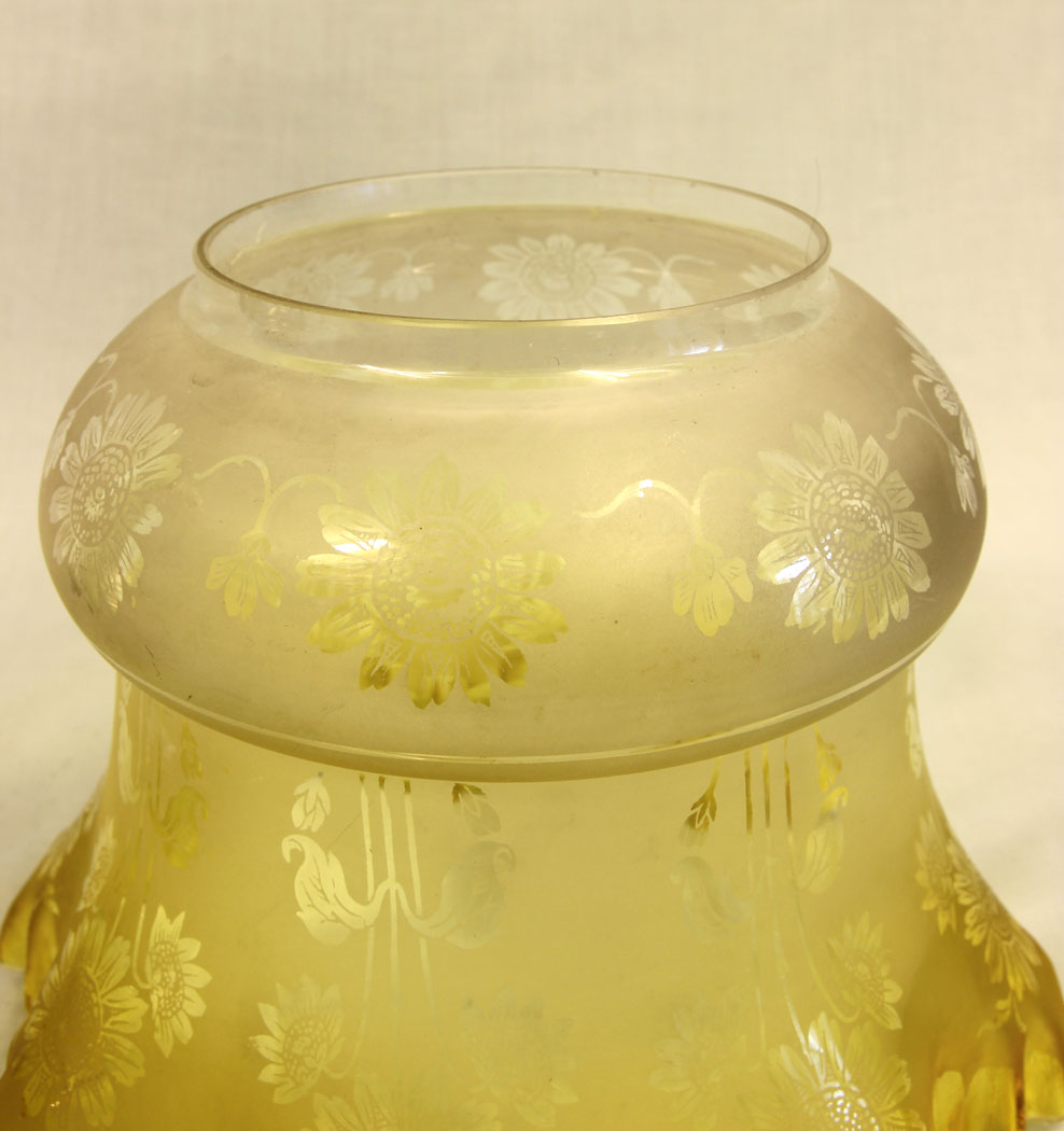 11501r11 Antique Victorian Yellow Glass Oil Lamp, Antique Victorian Yellow Glass Oil Lamp