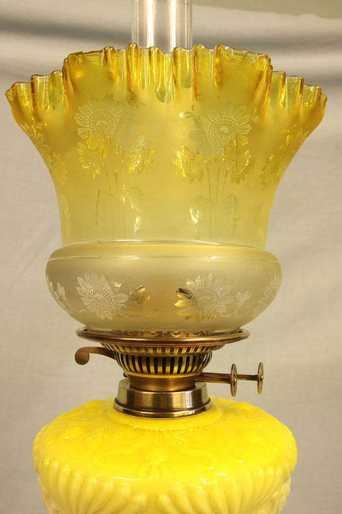 11501r2 Antique Victorian Yellow Glass Oil Lamp, Antique Victorian Yellow Glass Oil Lamp