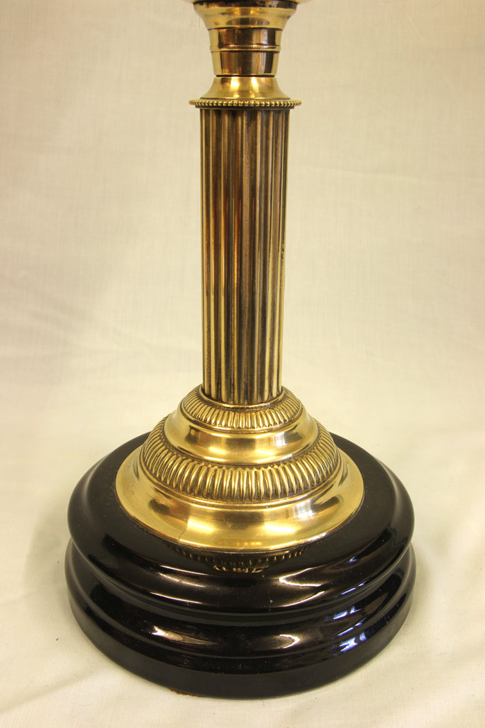 11501r4 Antique Victorian Yellow Glass Oil Lamp, Antique Victorian Yellow Glass Oil Lamp