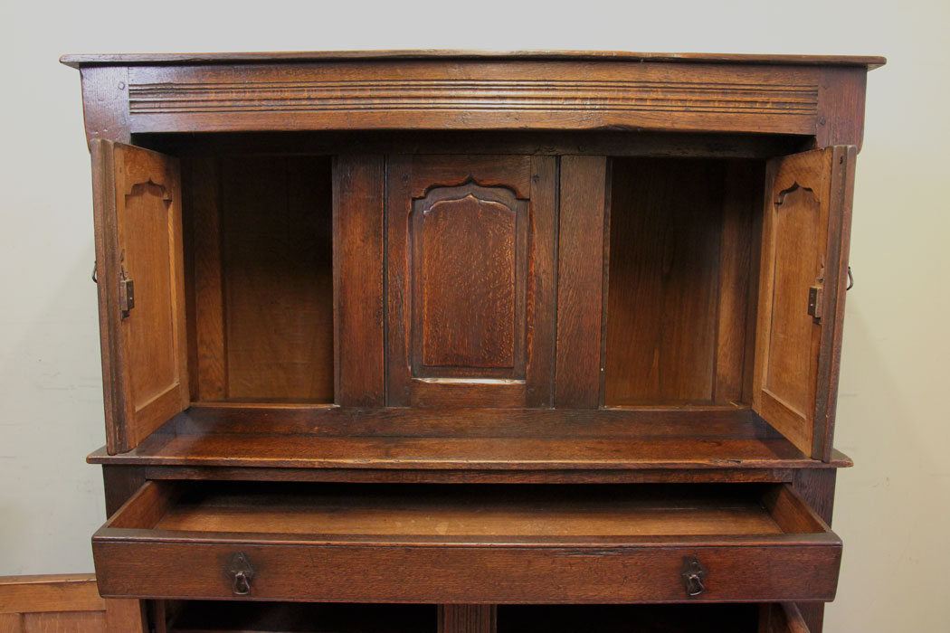 11511r14 Antique Oak Court Cupboard Sideboard Dresser,