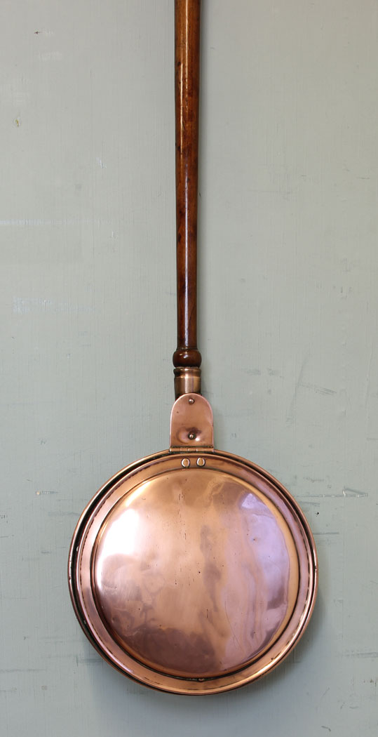 11532r9 Antique Victorian Copper Warming Pan,