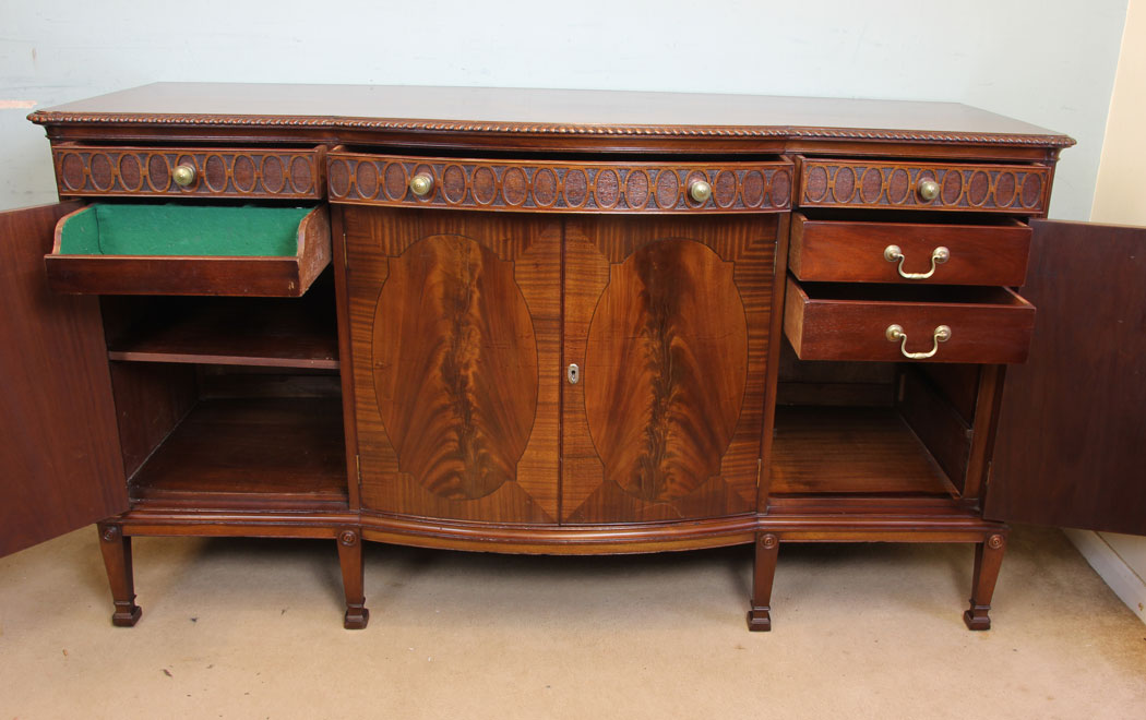 11541r10 Antique Mahogany Sideboard,